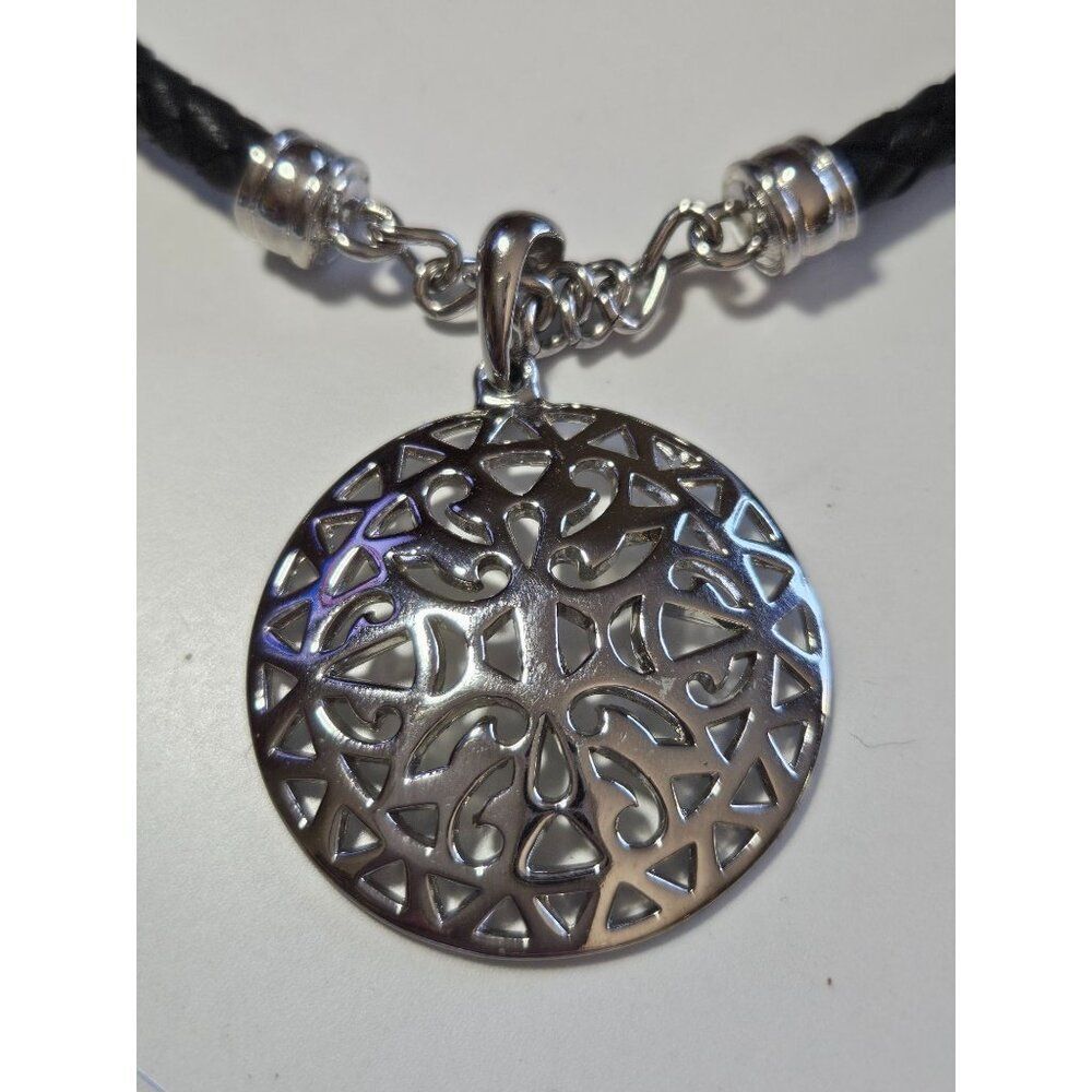 Premier Designs black and silver tone necklace 17.5-20.5" circular